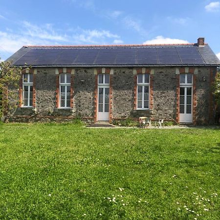 Gite -Belle Maison Dans Une Ancienne Ecole-Tarif Reduit Hors We ! Chanzeaux Bagian luar foto